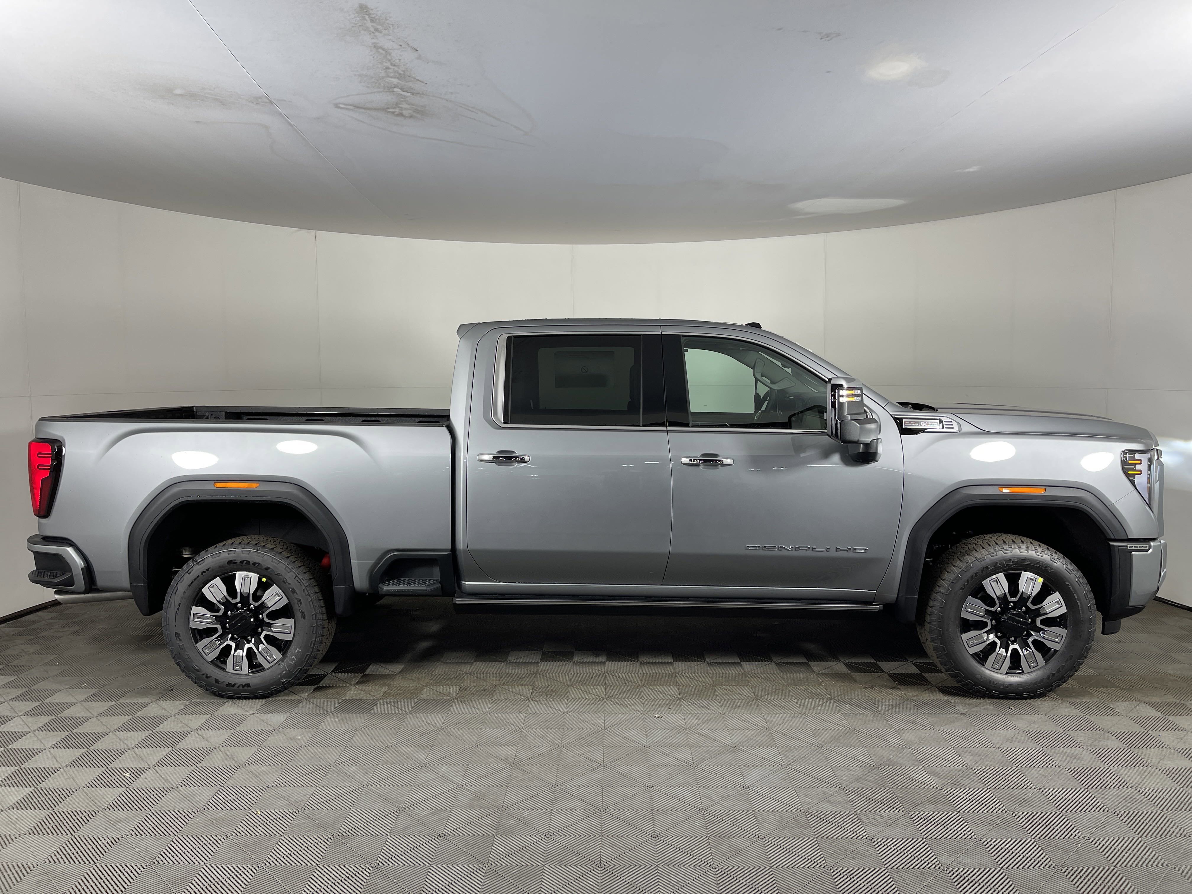 New 2026 GMC Sierra 2500 Denali w/ Denali Reserve Package image 5