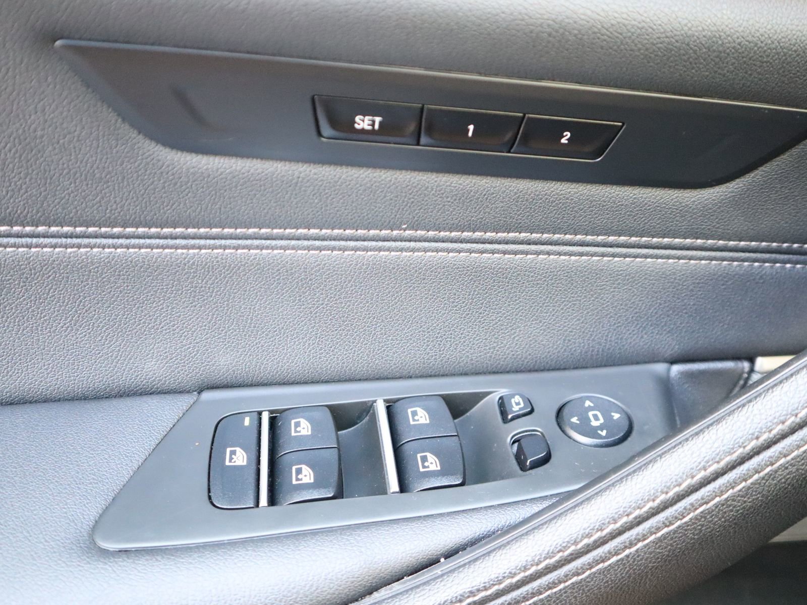Used 2023 BMW 530e xDrive AWD/4WD image 37