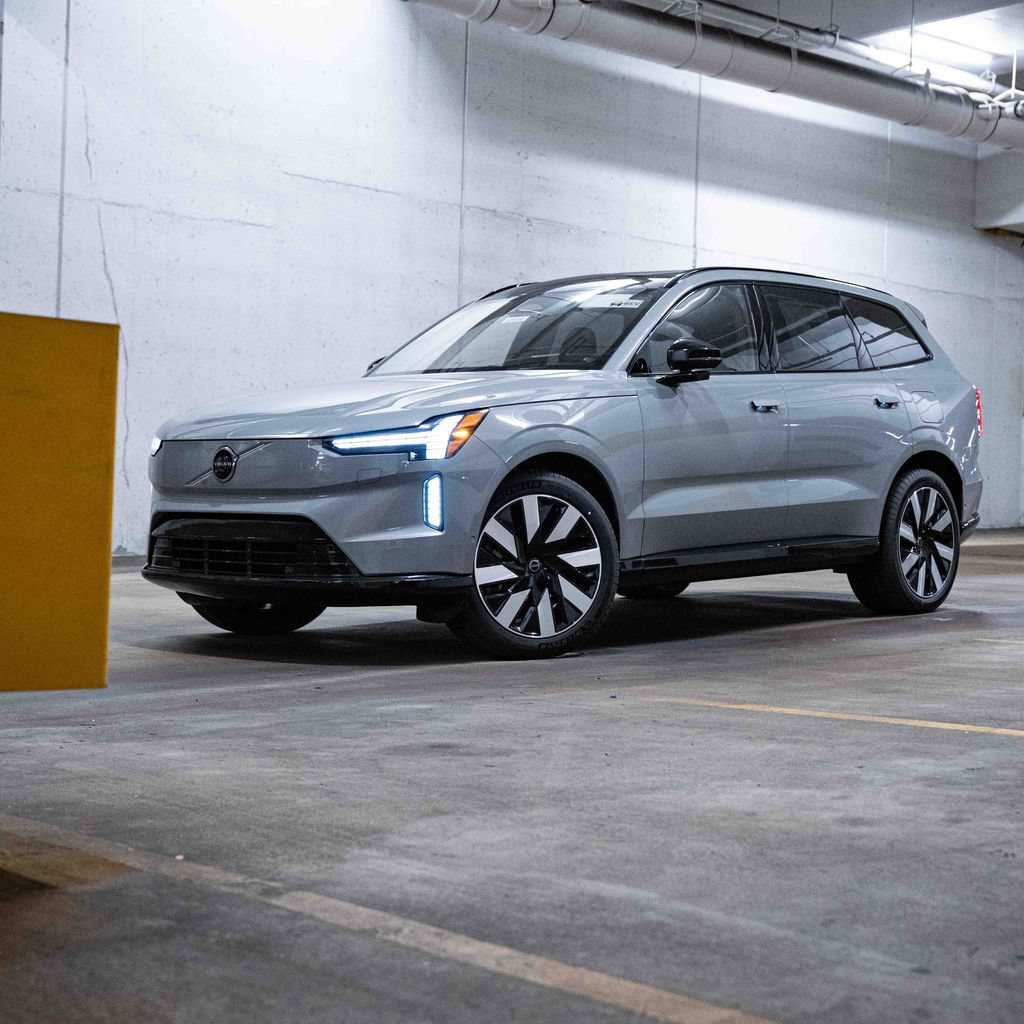 New 2026 Volvo EX90 Ultra
