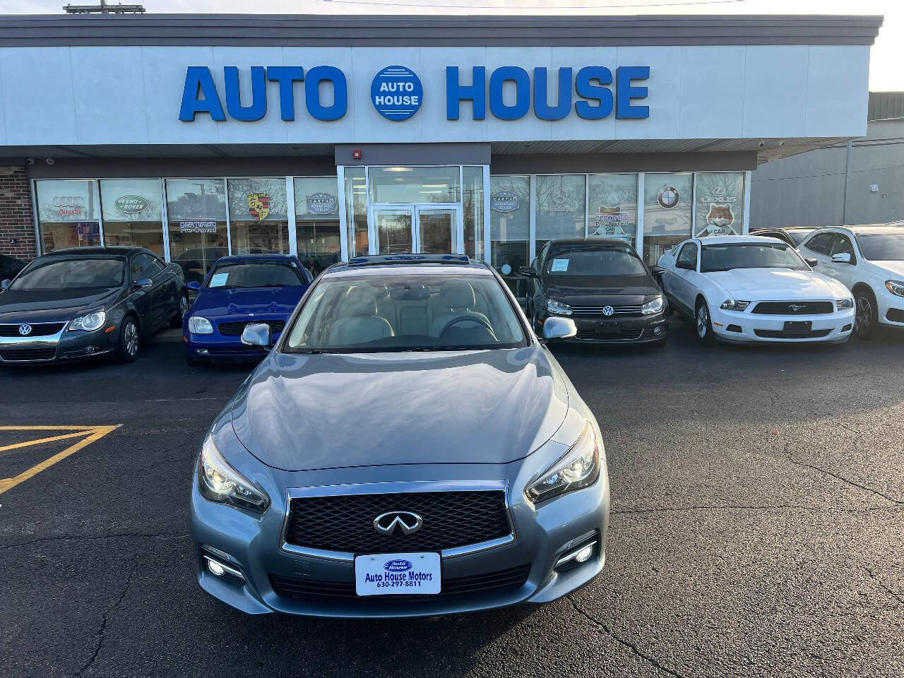 Used 2017 INFINITI Q50 Premium w/ 2.0T Premium Plus Package image 2