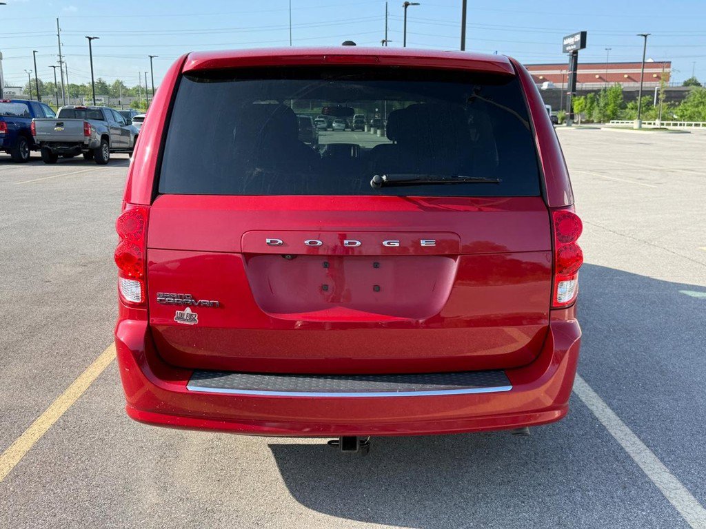 Used 2016 Dodge Grand Caravan SE image 8