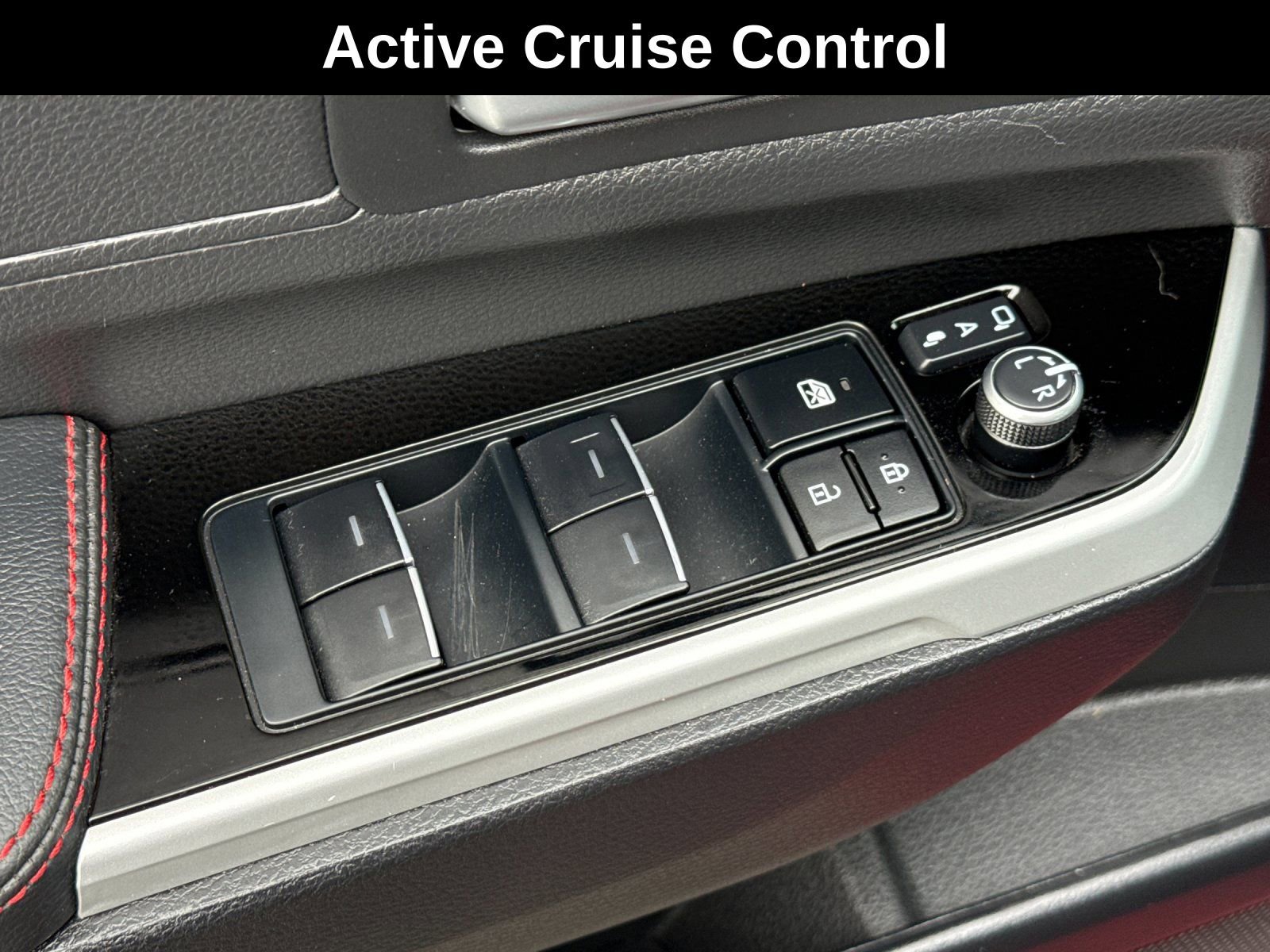 Used 2025 Toyota Sienna XSE w/ XSE Premium Package image 11