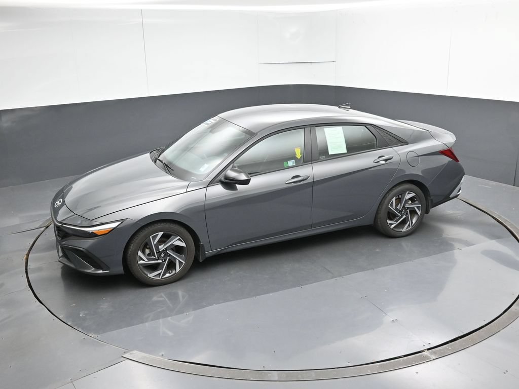 Certified 2025 Hyundai Elantra Sport FWD image 49