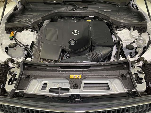 Used 2025 Mercedes-Benz GLC 350e 4MATIC image 23