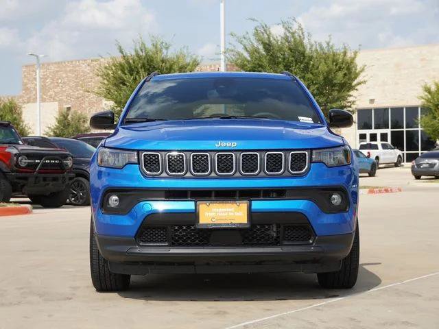 Certified 2023 Jeep Compass Latitude AWD/4WD image 2