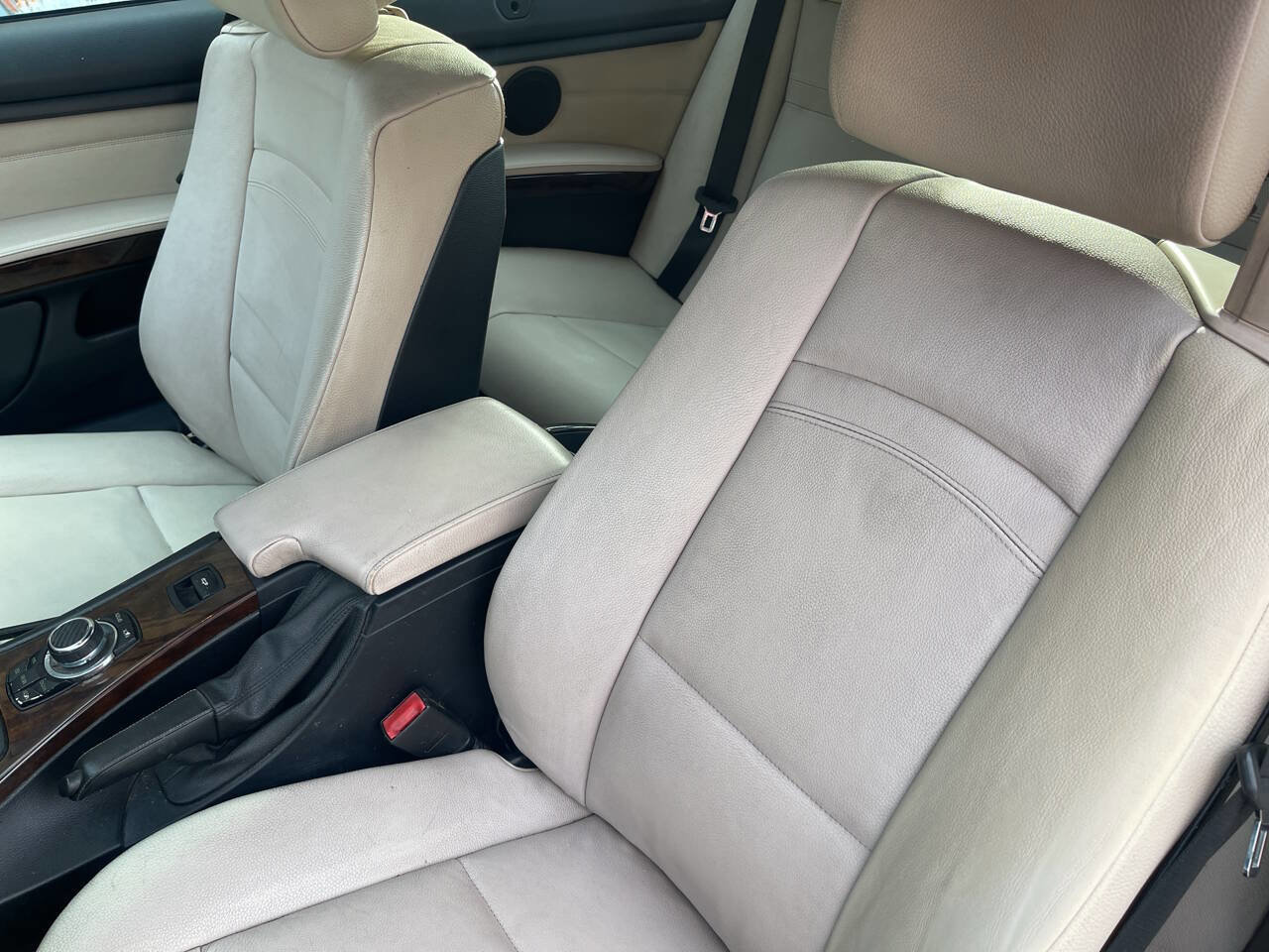 Used 2013 BMW 335i Convertible RWD image 19