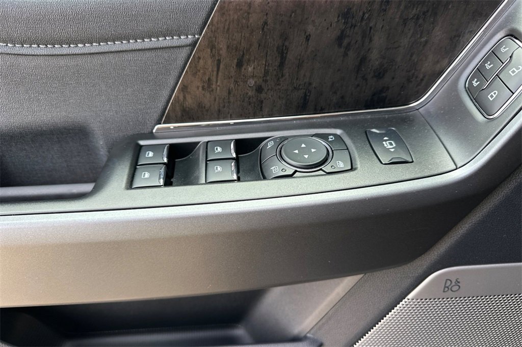 New 2025 Ford F250 Lariat w/ Black Appearance Package image 8