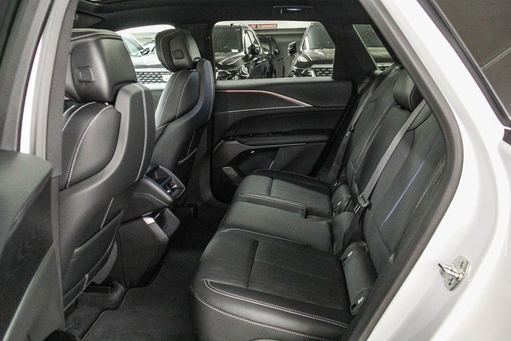 Used 2025 Cadillac Lyriq Sport image 17