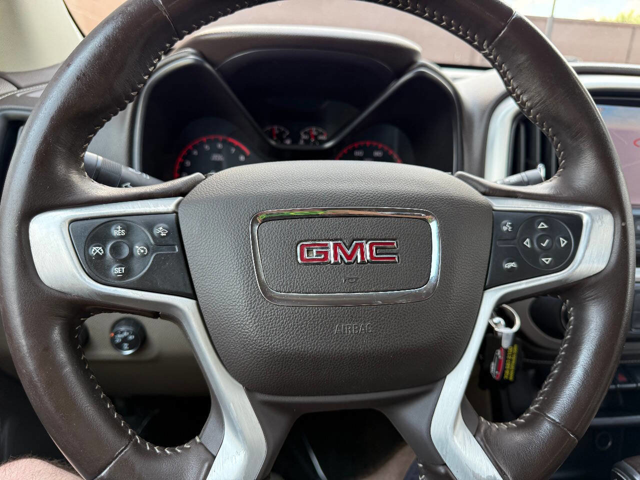 Used 2015 GMC Canyon SLT w/ Driver Alert Package image 13