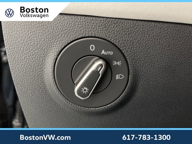 New 2026 Volkswagen Taos SE image 20