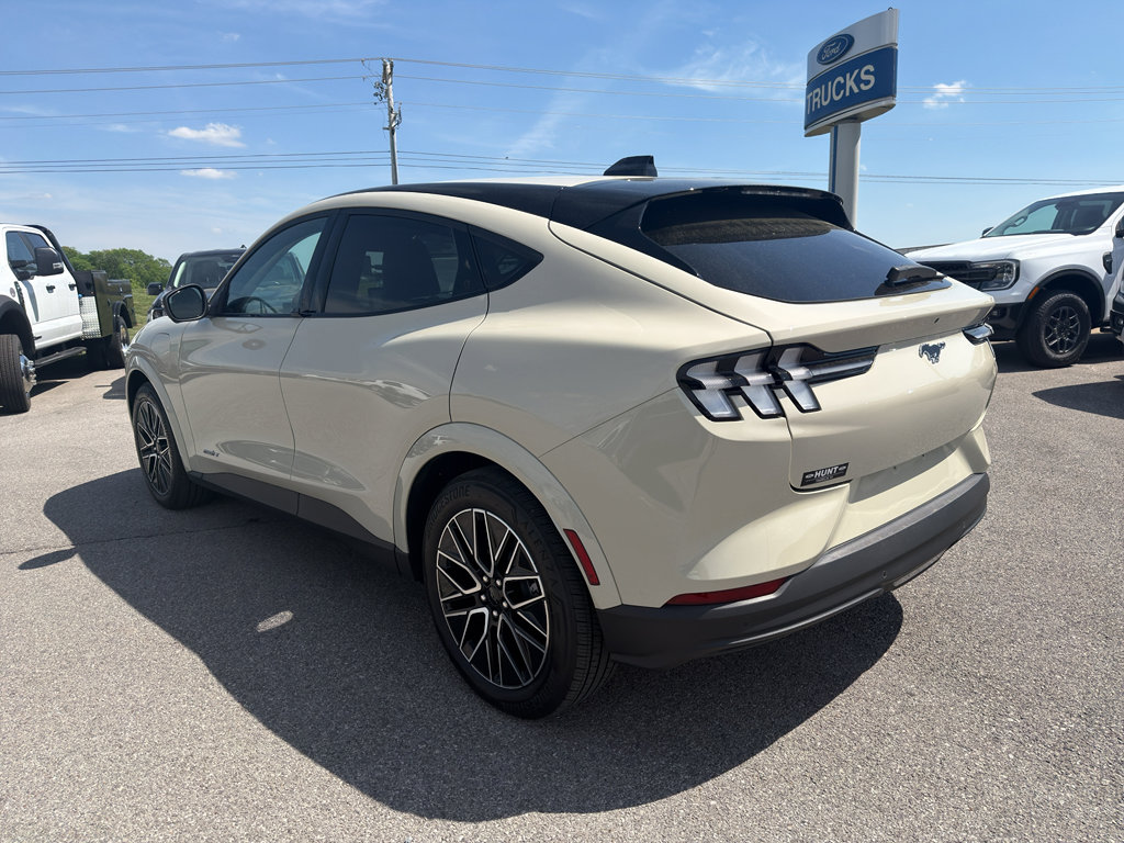 Used 2025 Ford Mustang Mach-E Premium RWD image 7