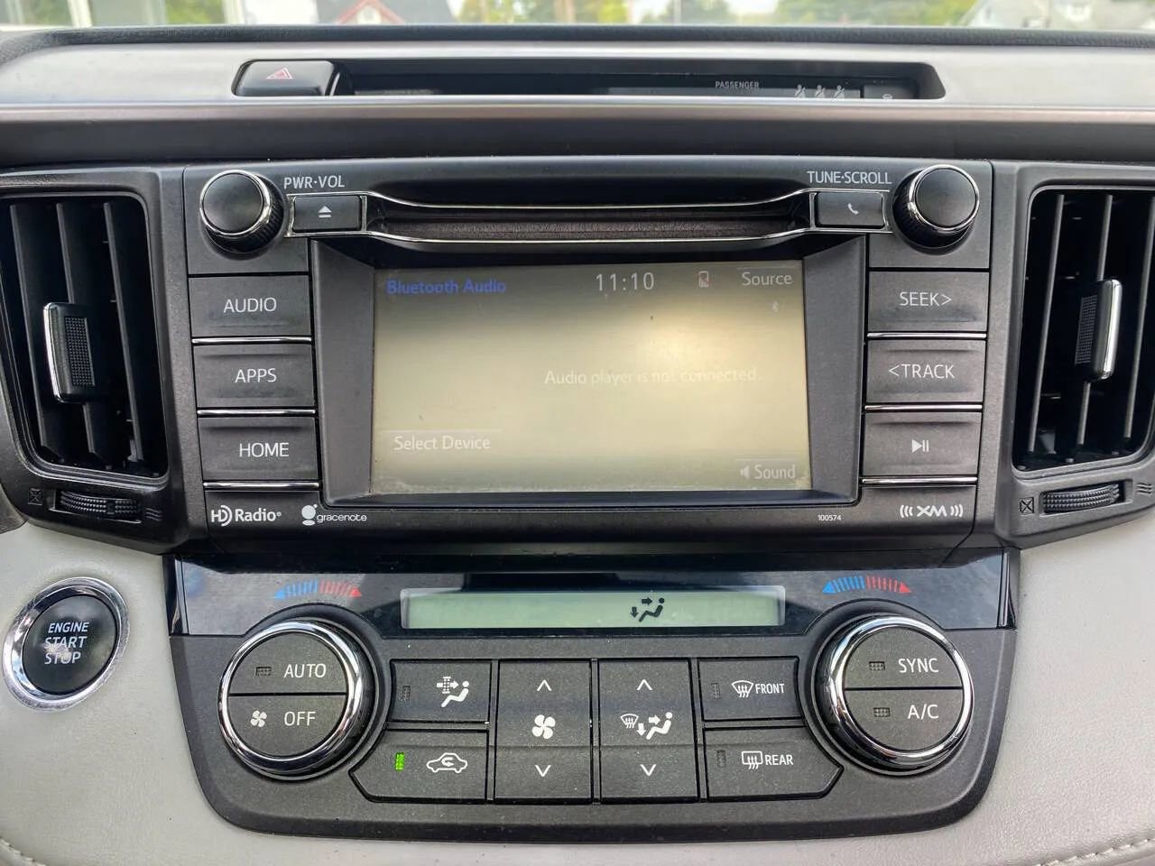 Used 2018 Toyota RAV4 XLE image 18