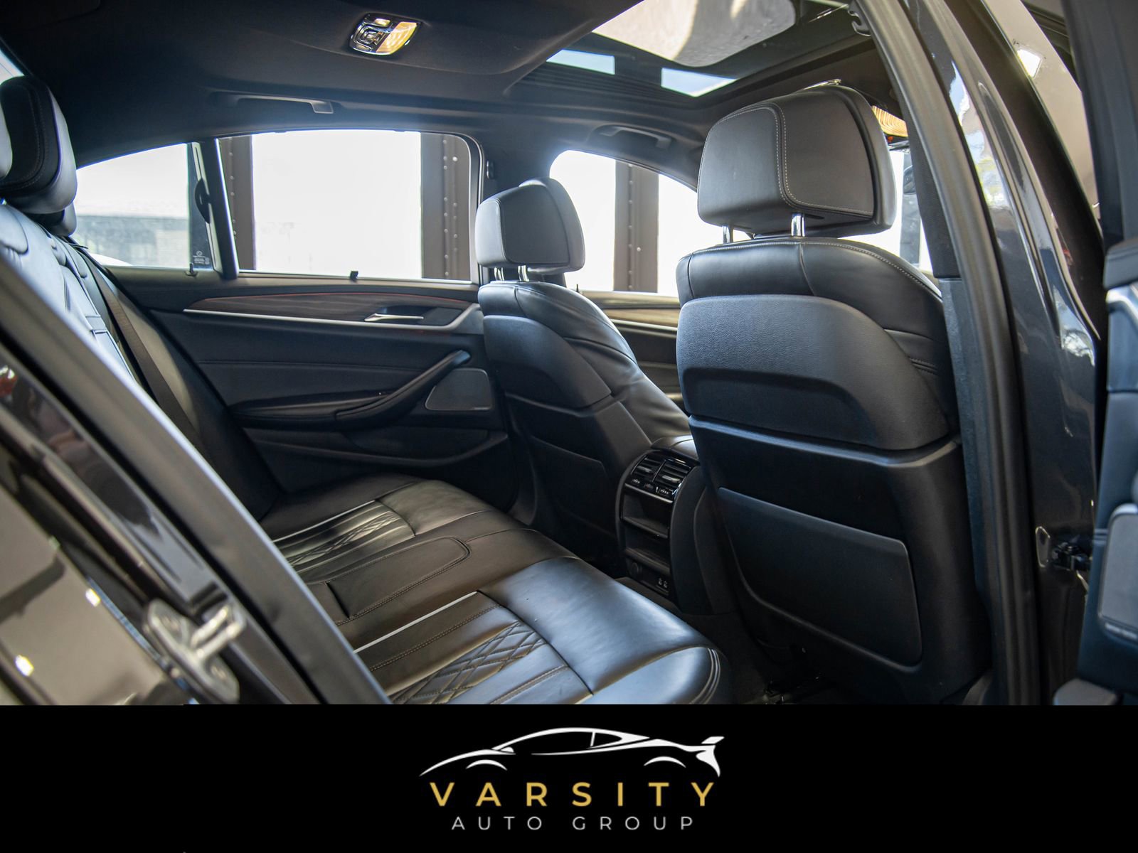 Used 2020 BMW M550i xDrive w/ Executive Package image 15