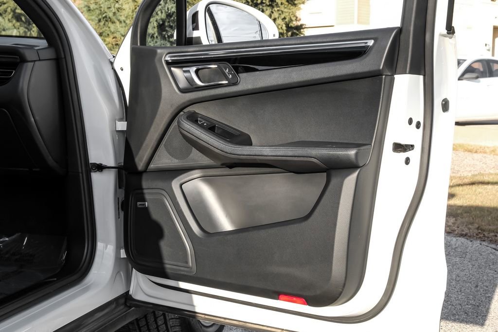 Used 2020 Porsche Macan image 49