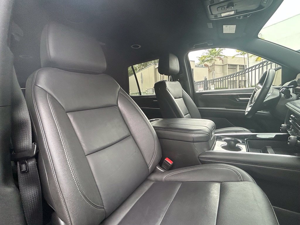 Used 2025 Chevrolet Tahoe LT AWD/4WD image 37