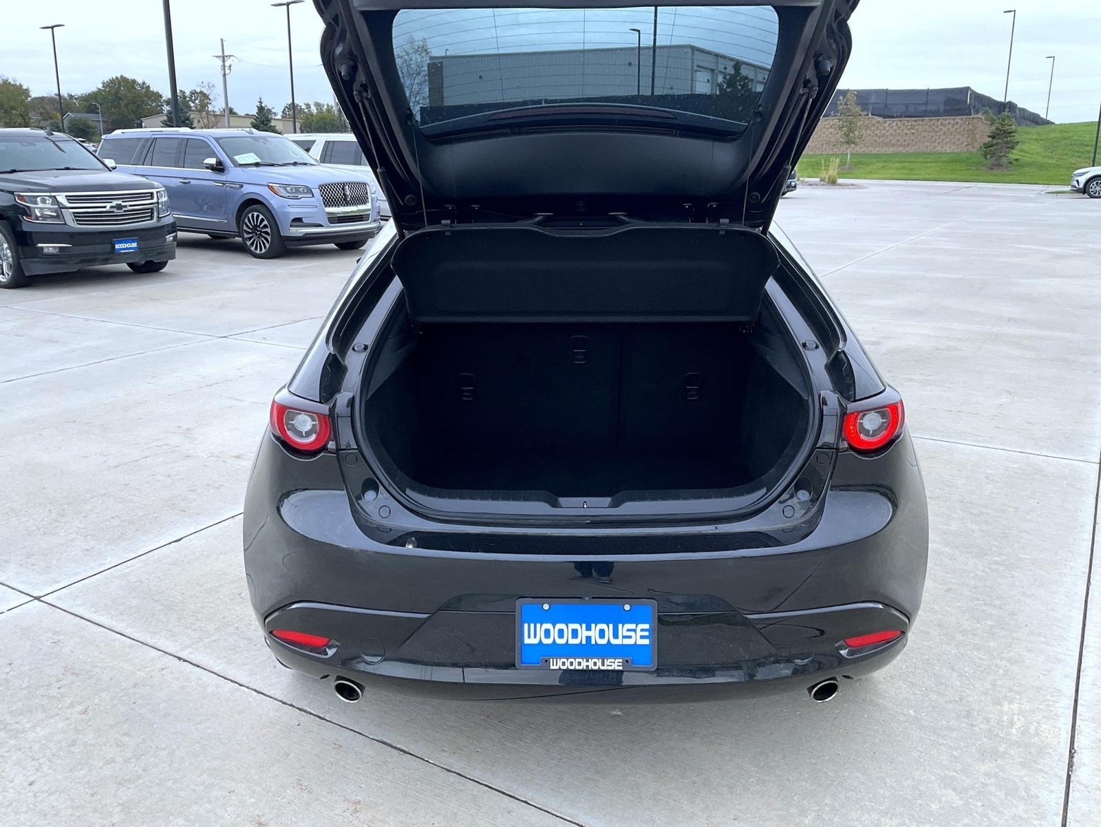 Used 2024 MAZDA MAZDA3 s FWD image 9