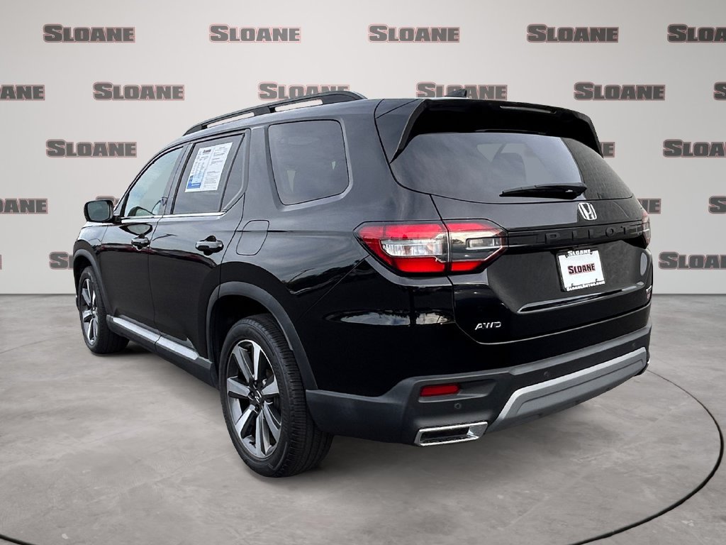 Certified 2024 Honda Pilot Touring image 3