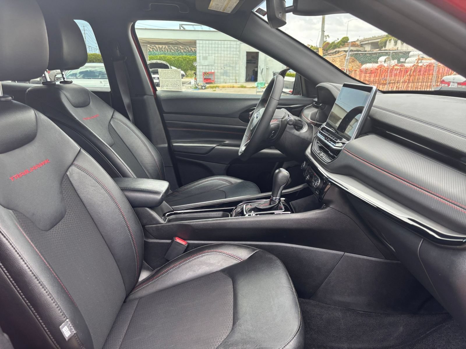 Used 2025 Jeep Compass Trailhawk AWD/4WD image 35