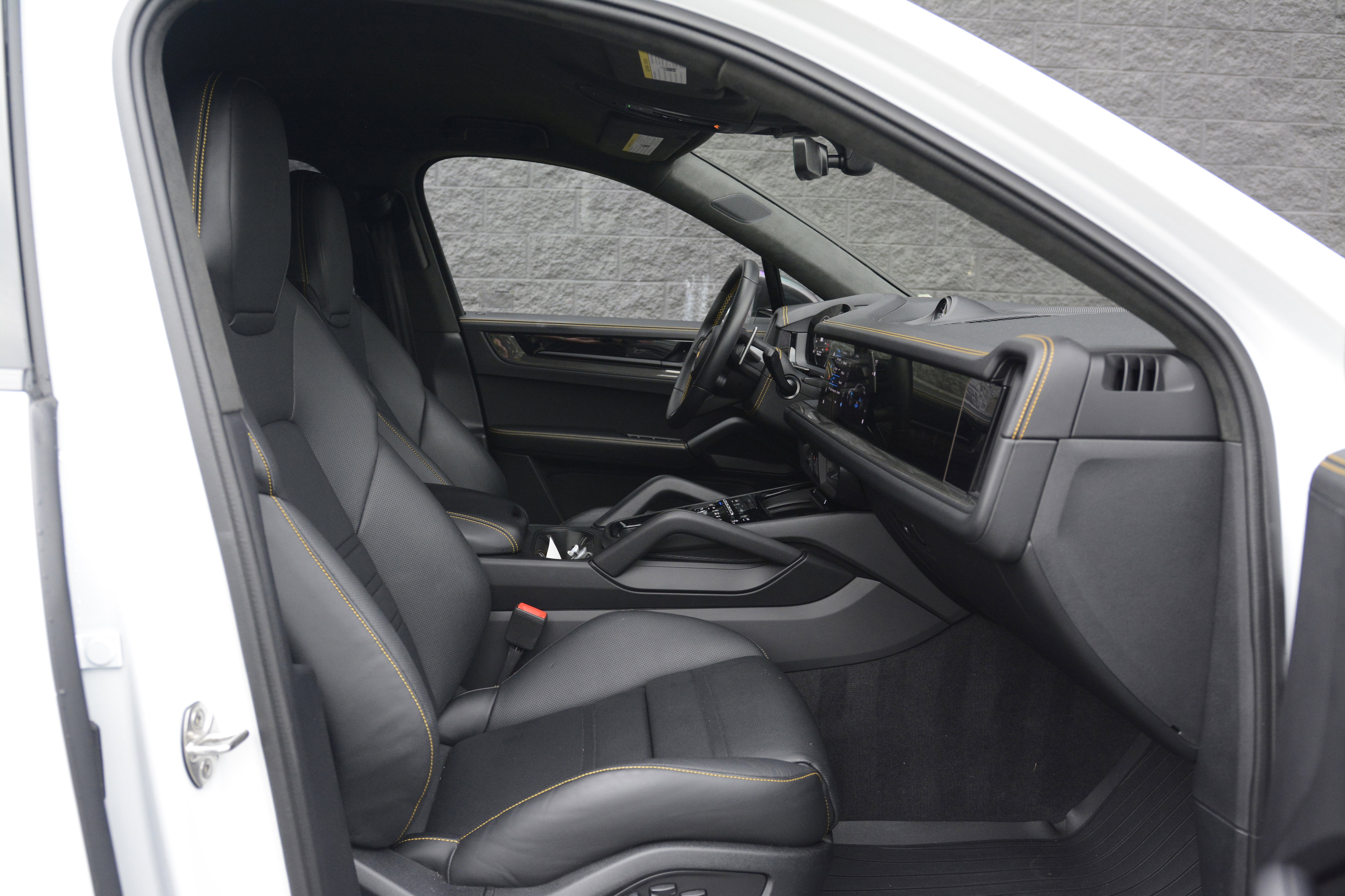 Certified 2024 Porsche Cayenne Turbo GT AWD/4WD image 26