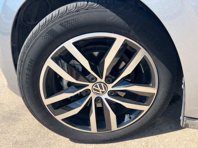 Used 2025 Volkswagen Jetta SE FWD image 17
