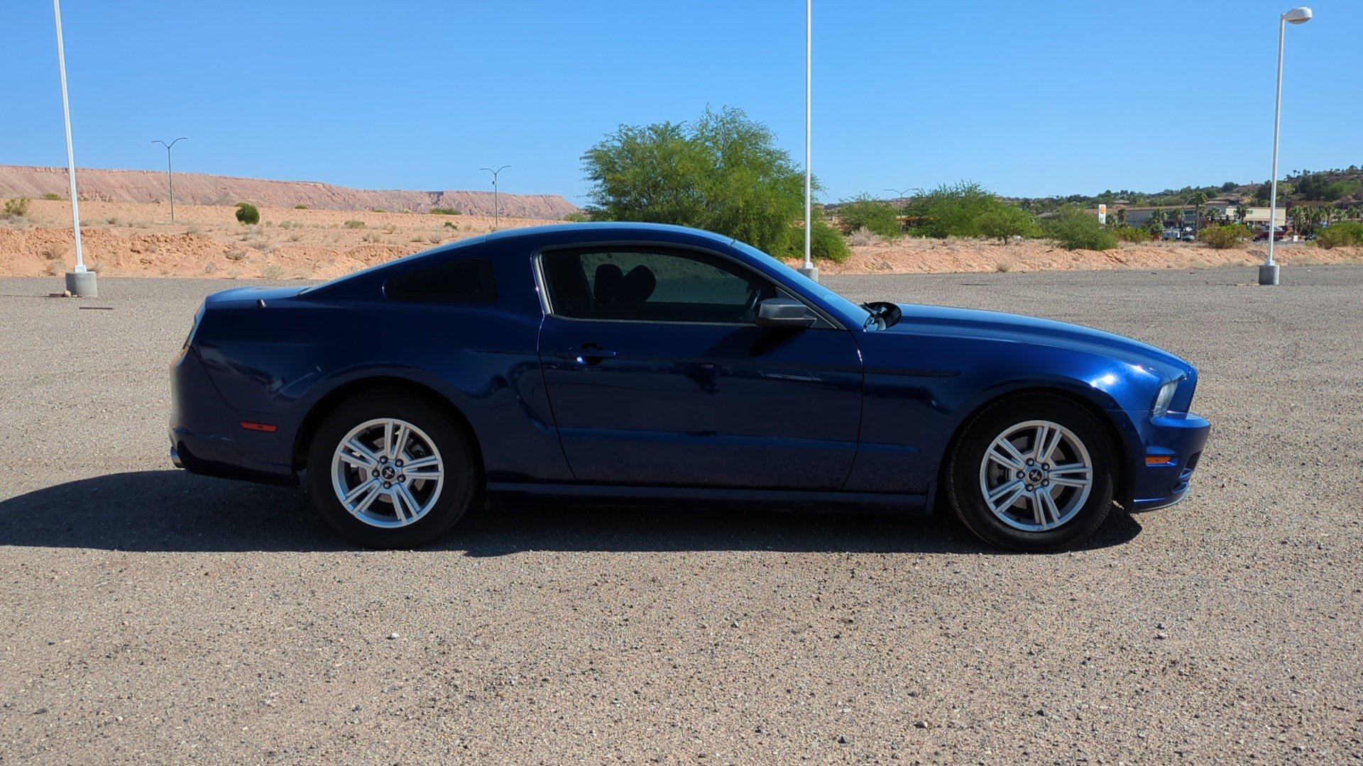 Used 2014 Ford Mustang Coupe w/ Equipment Group 102A RWD image 2