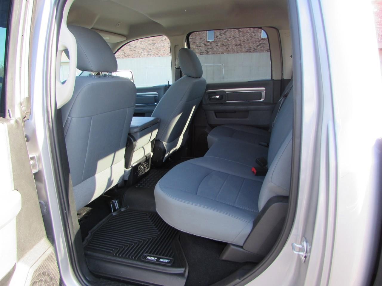Used 2019 RAM 1500 Classic SLT image 17