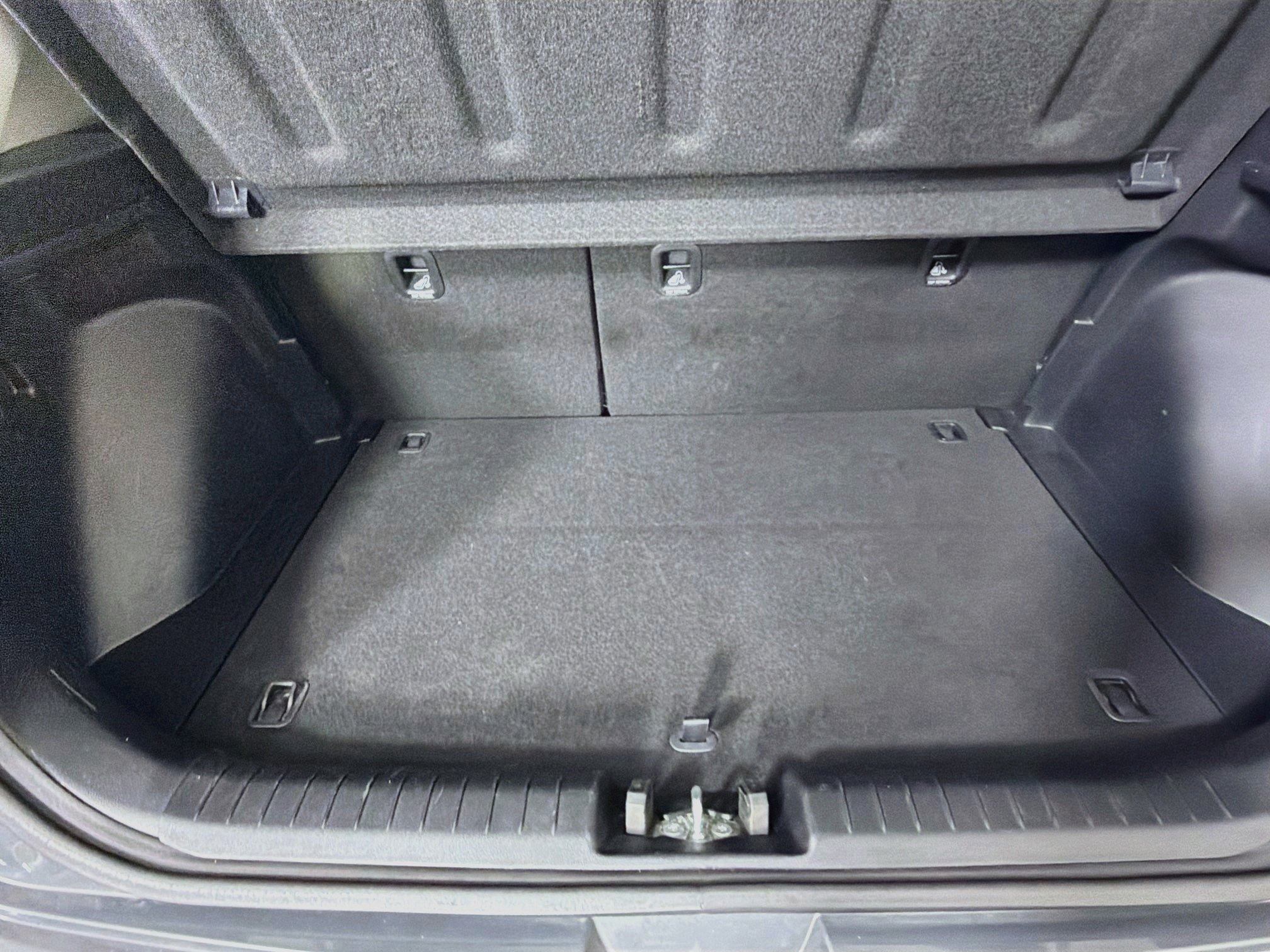 Used 2025 Hyundai Venue SEL FWD image 27