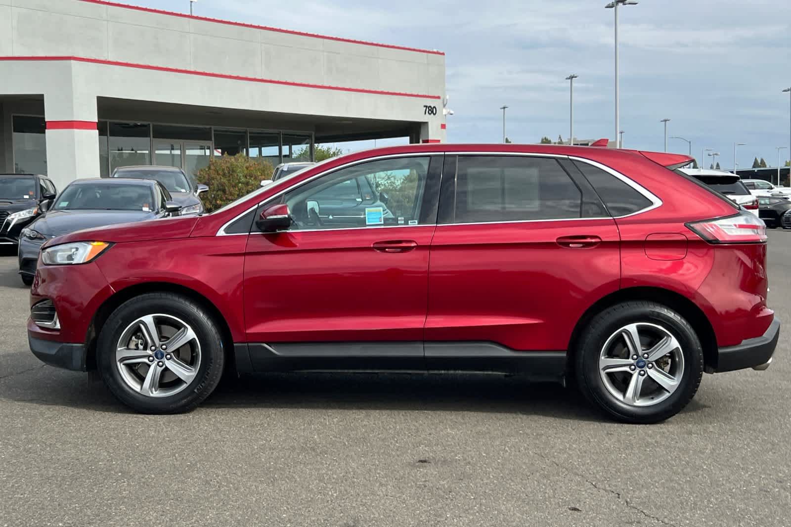 Used 2019 Ford Edge SEL w/ Equipment Group 201A AWD/4WD image 9