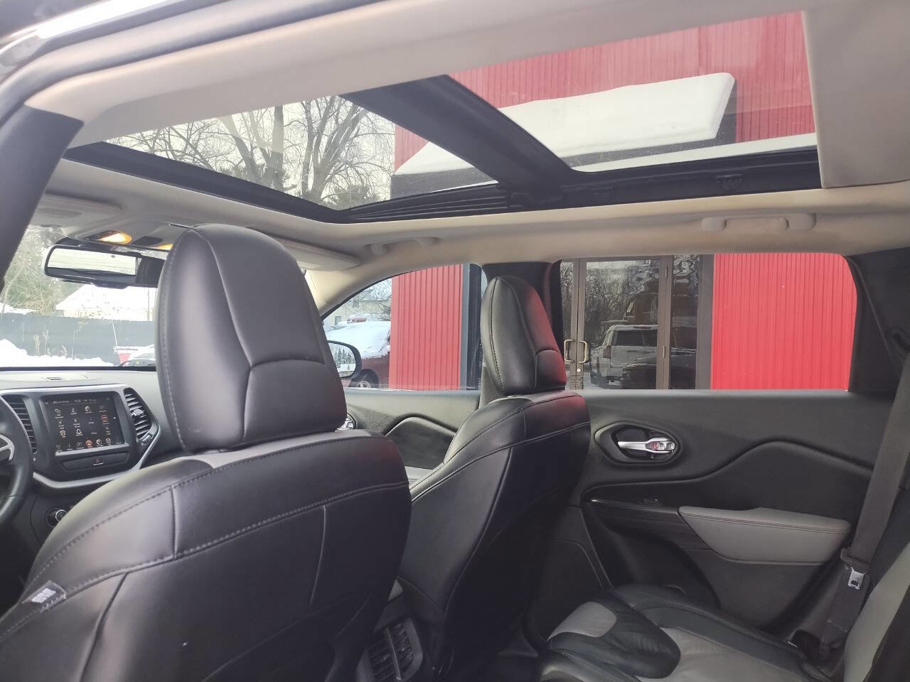 Used 2014 Jeep Cherokee Limited image 16
