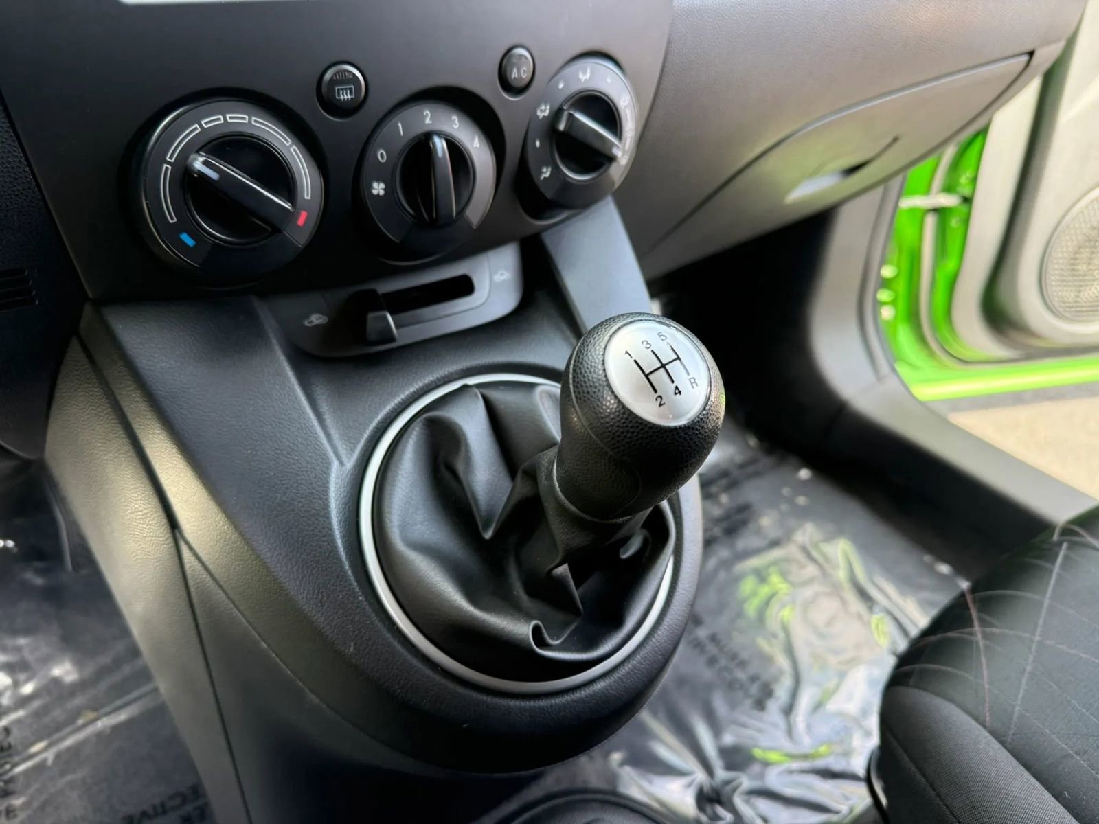 Used 2012 MAZDA MAZDA2 Sport image 18