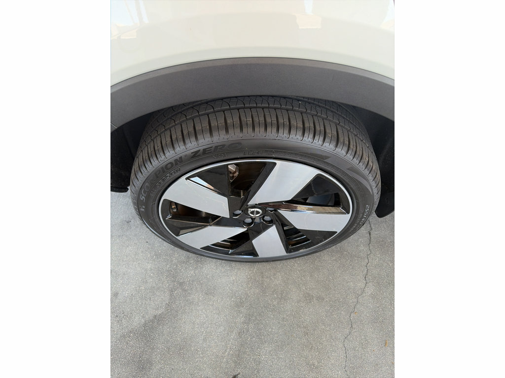 Used 2023 Volvo XC40 Recharge Ultimate AWD/4WD image 15