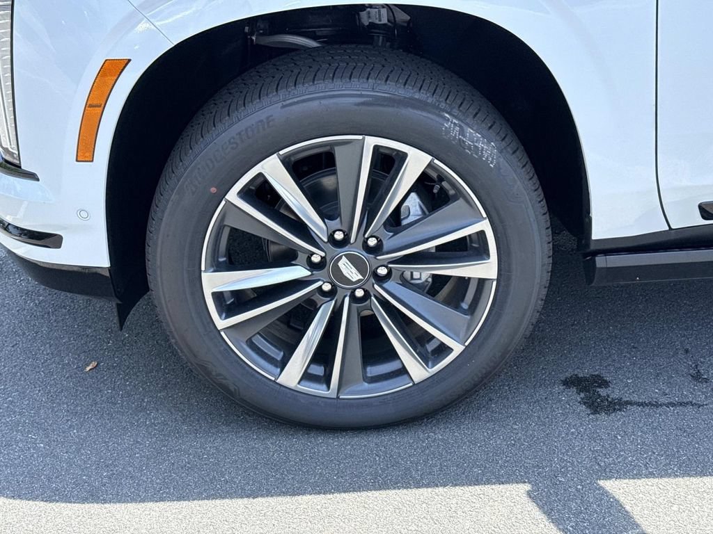 New 2026 Cadillac Escalade ESV Sport w/ LPO, Floor Liner Package AWD/4WD image 7