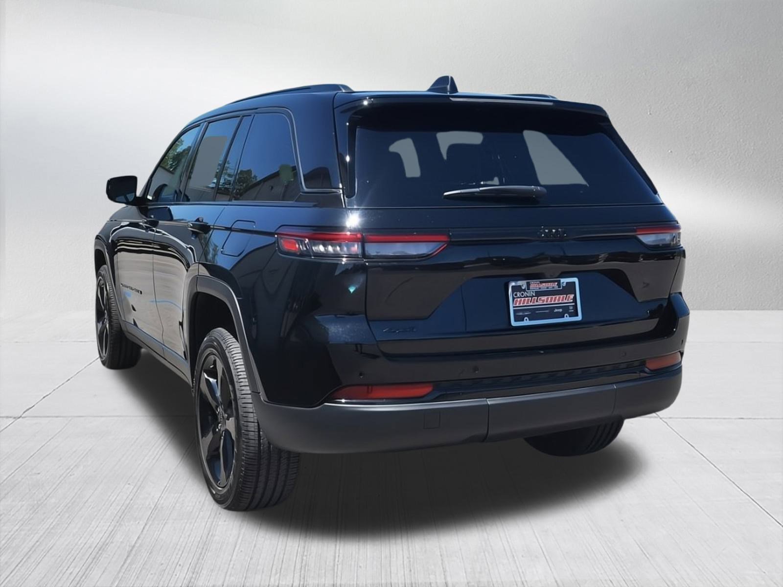 New 2024 Jeep Grand Cherokee Altitude image 5