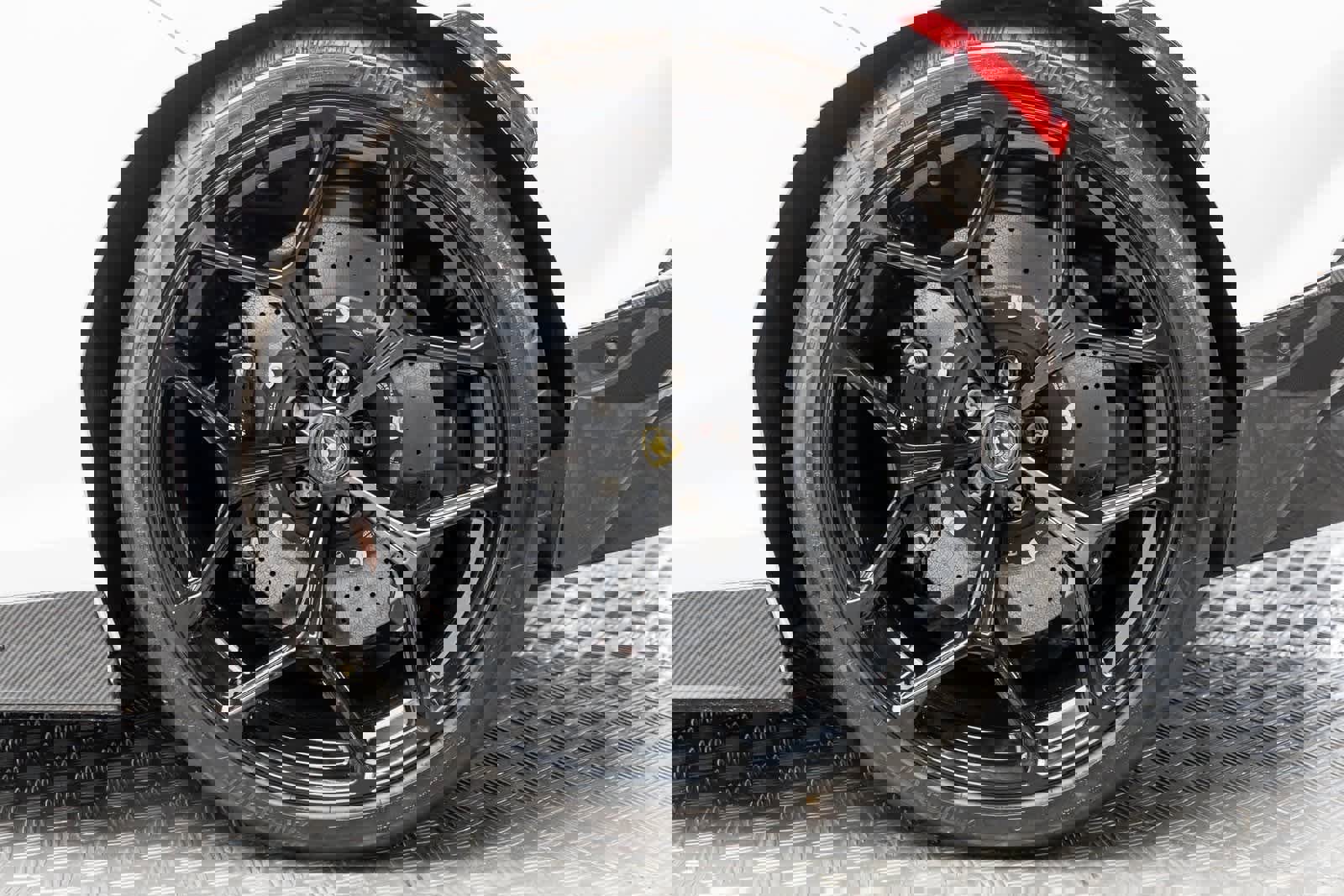 Used 2024 Lamborghini Revuelto image 39