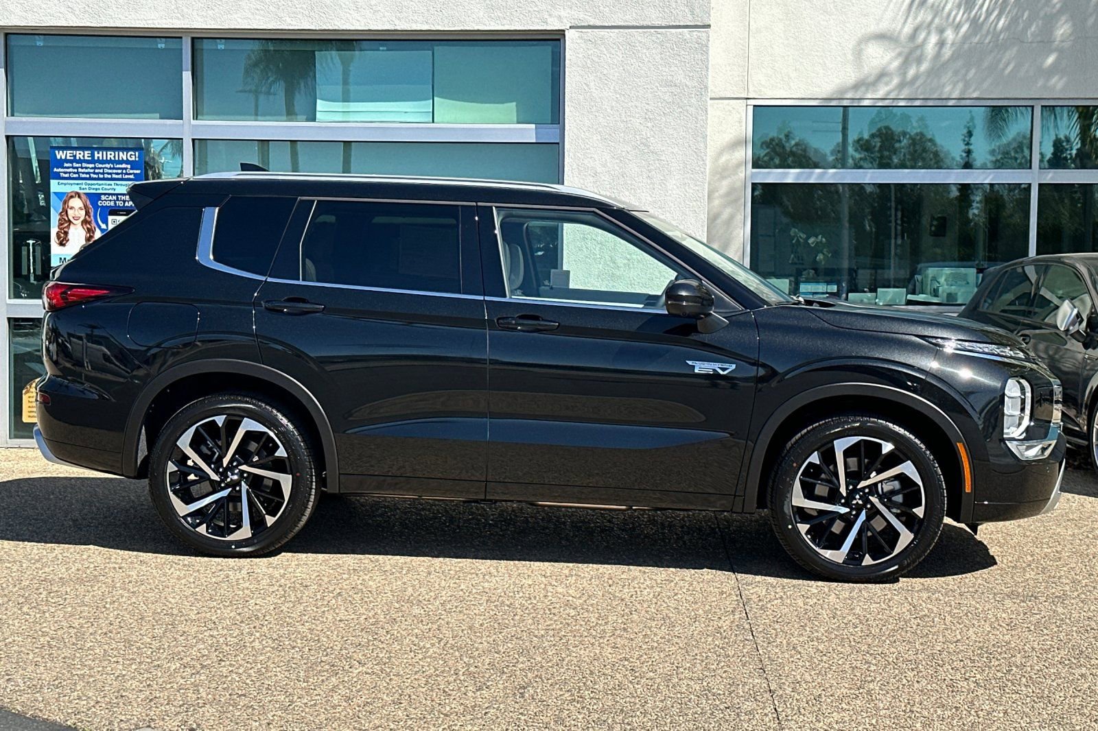 New 2025 Mitsubishi Outlander SEL image 3