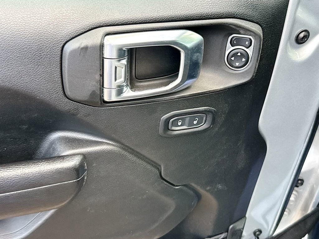 Used 2023 Jeep Wrangler Unlimited w/ Sun & Screen Package AWD/4WD image 19