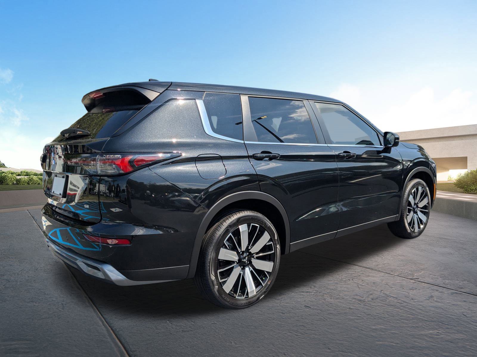 New 2025 Mitsubishi Outlander SE image 4