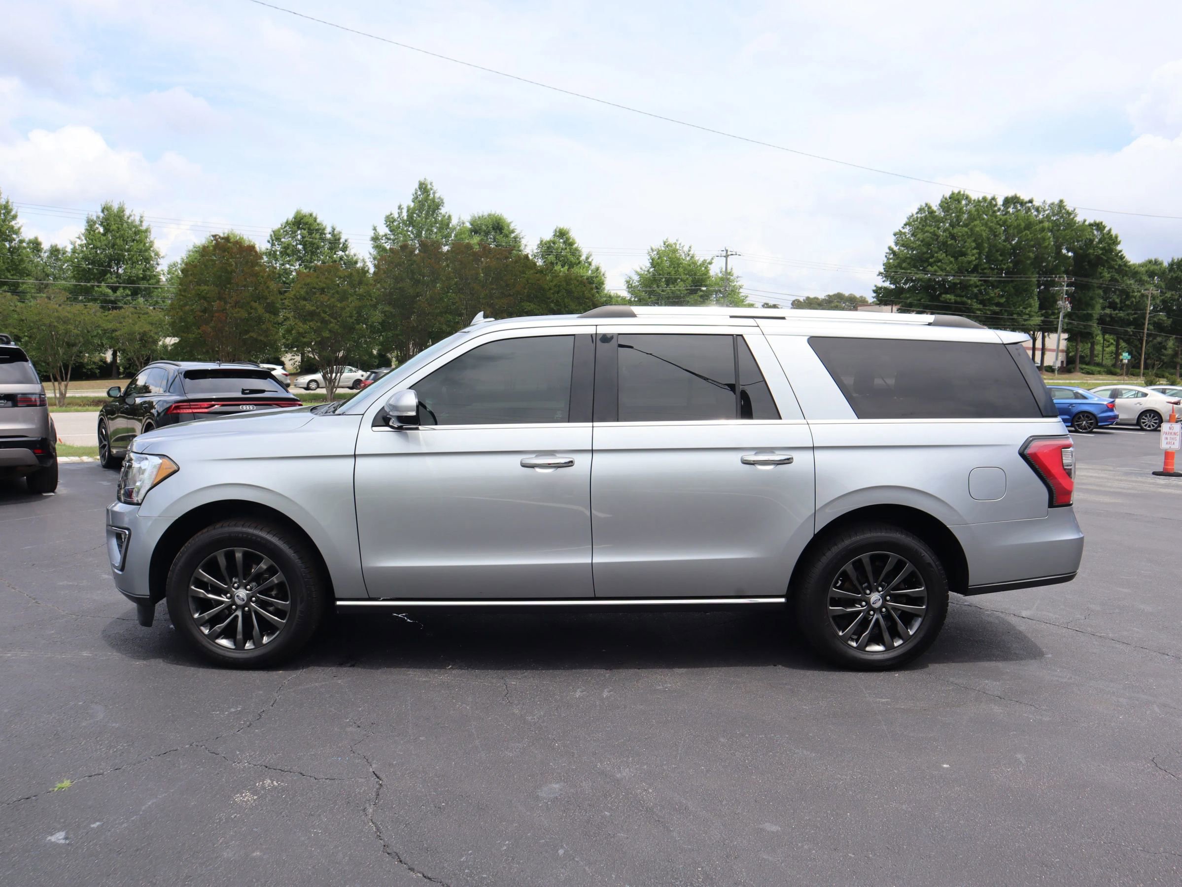 Used 2020 Ford Expedition Max Limited RWD image 10