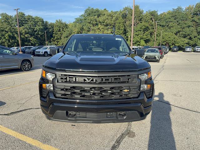 New 2026 Chevrolet Silverado 1500 Custom w/ LPO, Dark Essentials Package AWD/4WD image 8