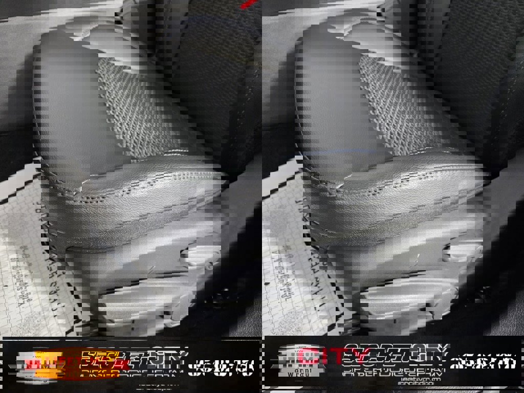 New 2026 Jeep Compass Latitude image 13