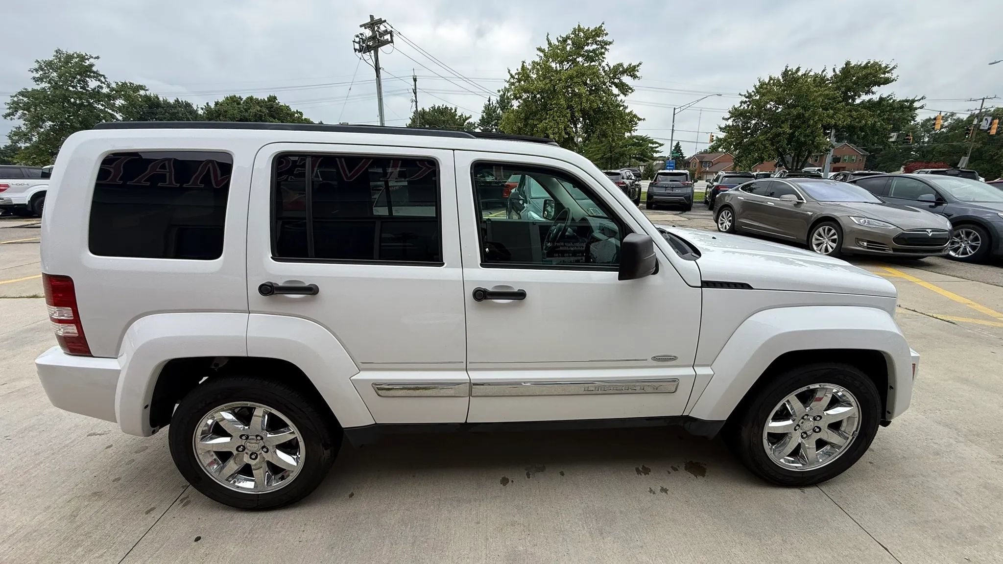 Used 2012 Jeep Liberty Sport AWD/4WD image 7