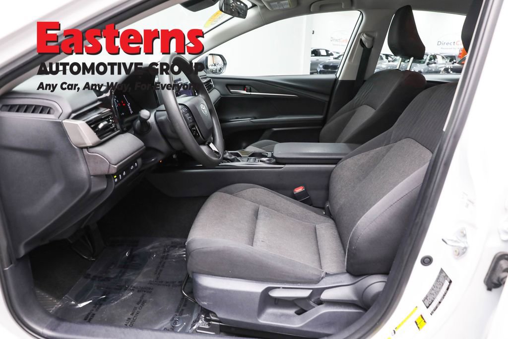 Used 2025 Toyota Camry LE image 14