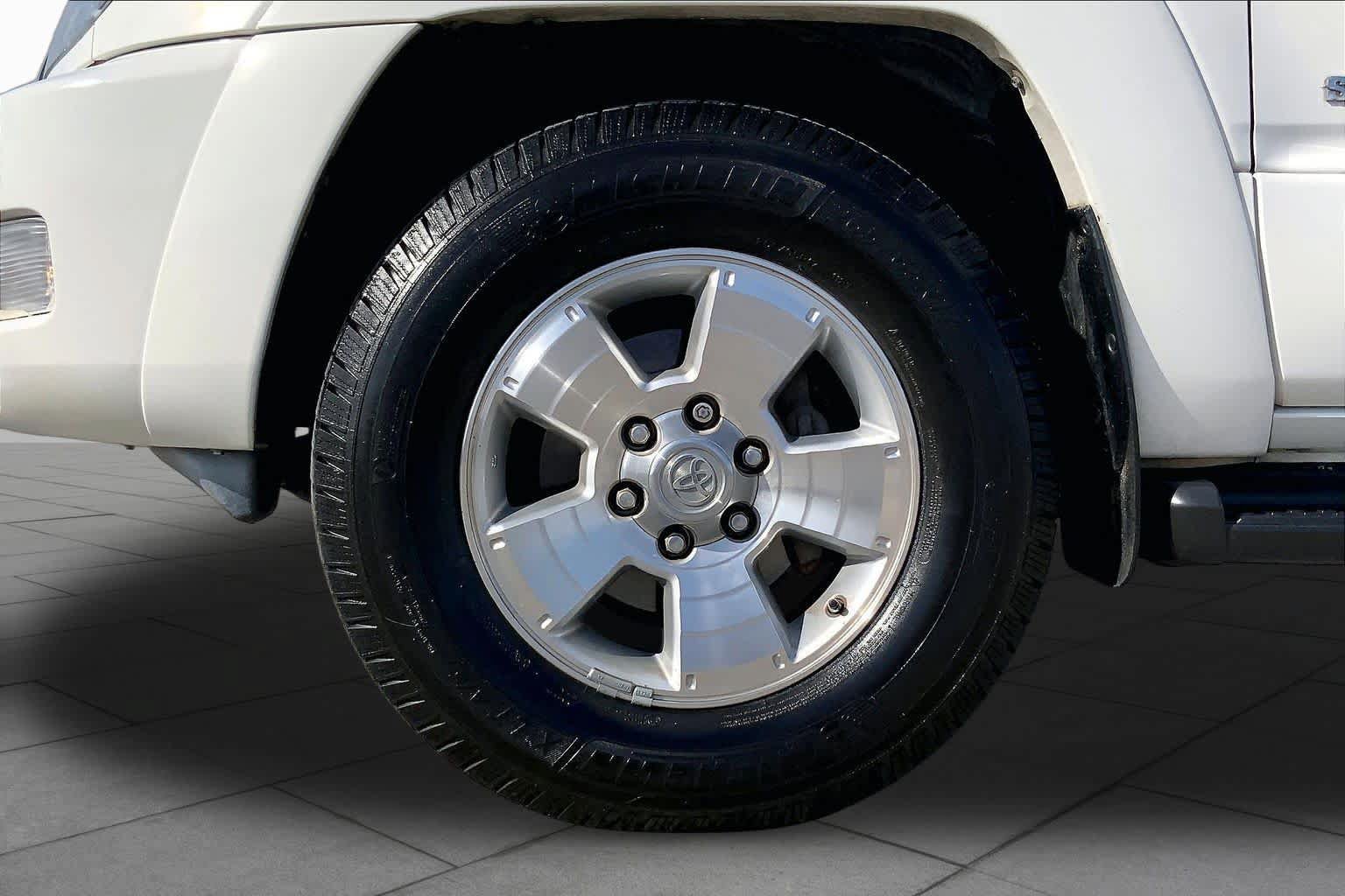 Used 2005 Toyota 4Runner SR5 RWD image 10