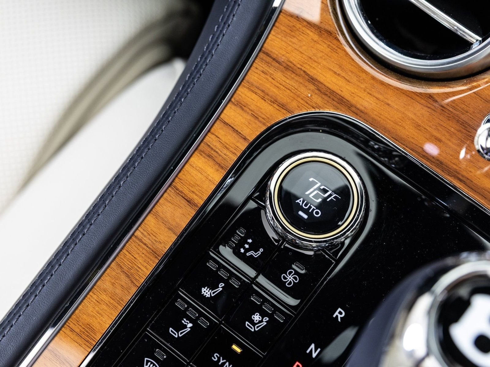 Used 2024 Bentley Continental GT AWD/4WD image 36