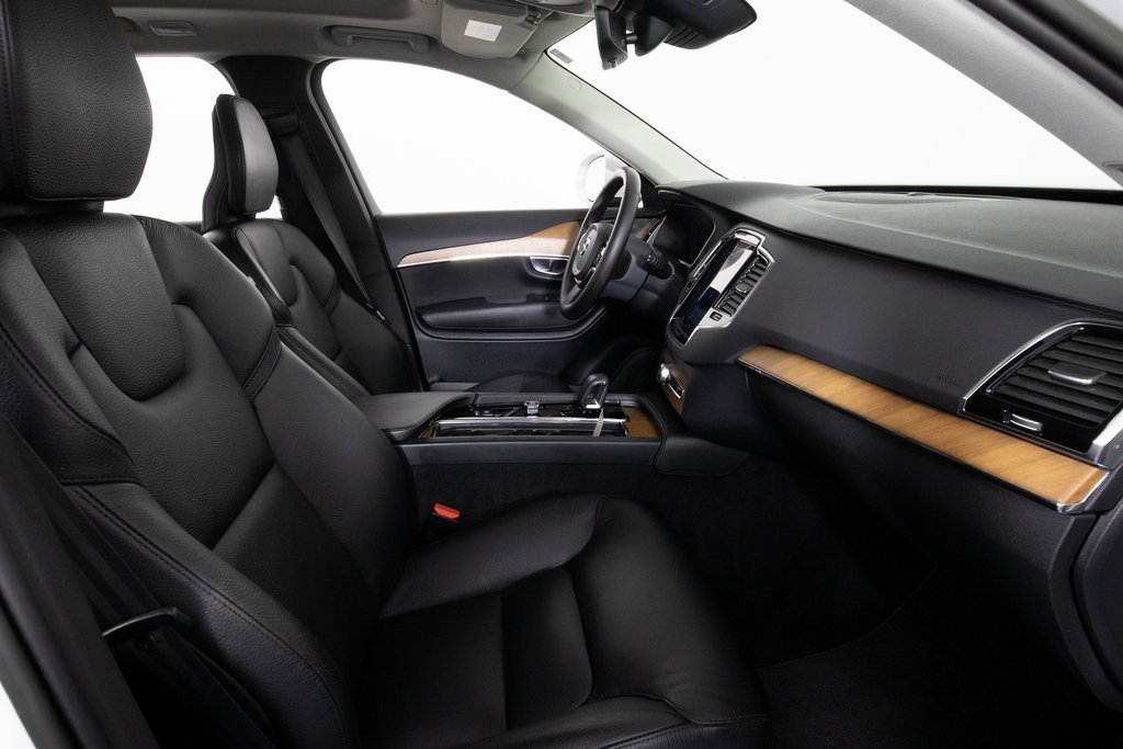 Used 2023 Volvo XC90 B6 Plus w/ Protection Package Premier image 21
