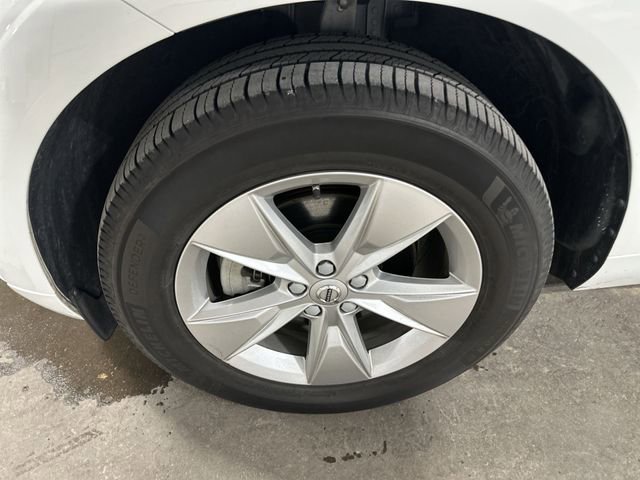 Used 2022 Volvo XC60 B5 Momentum image 23