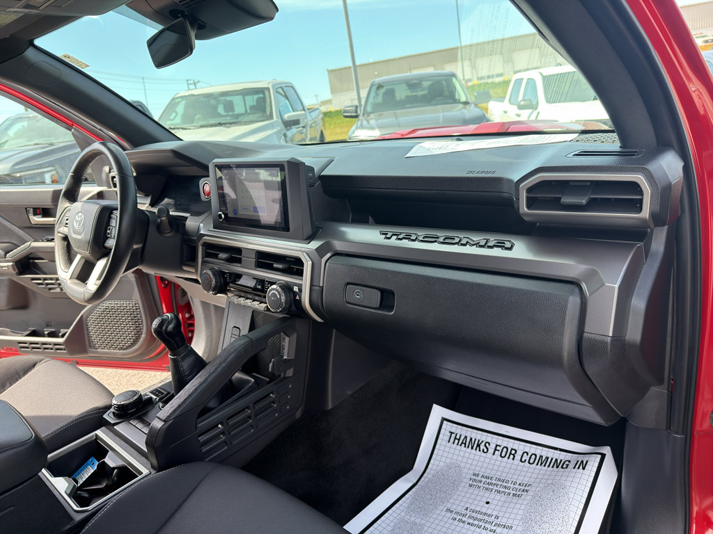 Used 2024 Toyota Tacoma TRD Sport AWD/4WD image 12