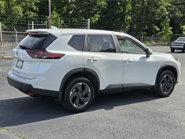 Used 2026 Nissan Rogue SV w/ Cold Weather Package FWD image 5