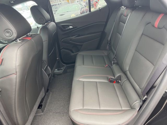 Used 2025 Chevrolet Trax RS w/ Sunroof Package image 10