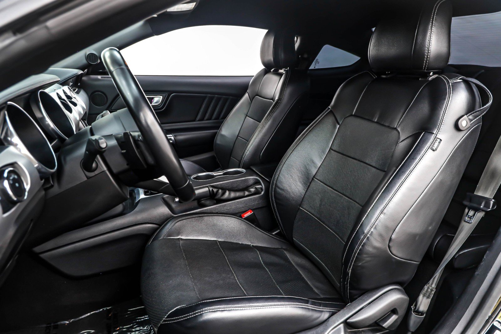 Used 2022 Ford Mustang GT Premium image 16